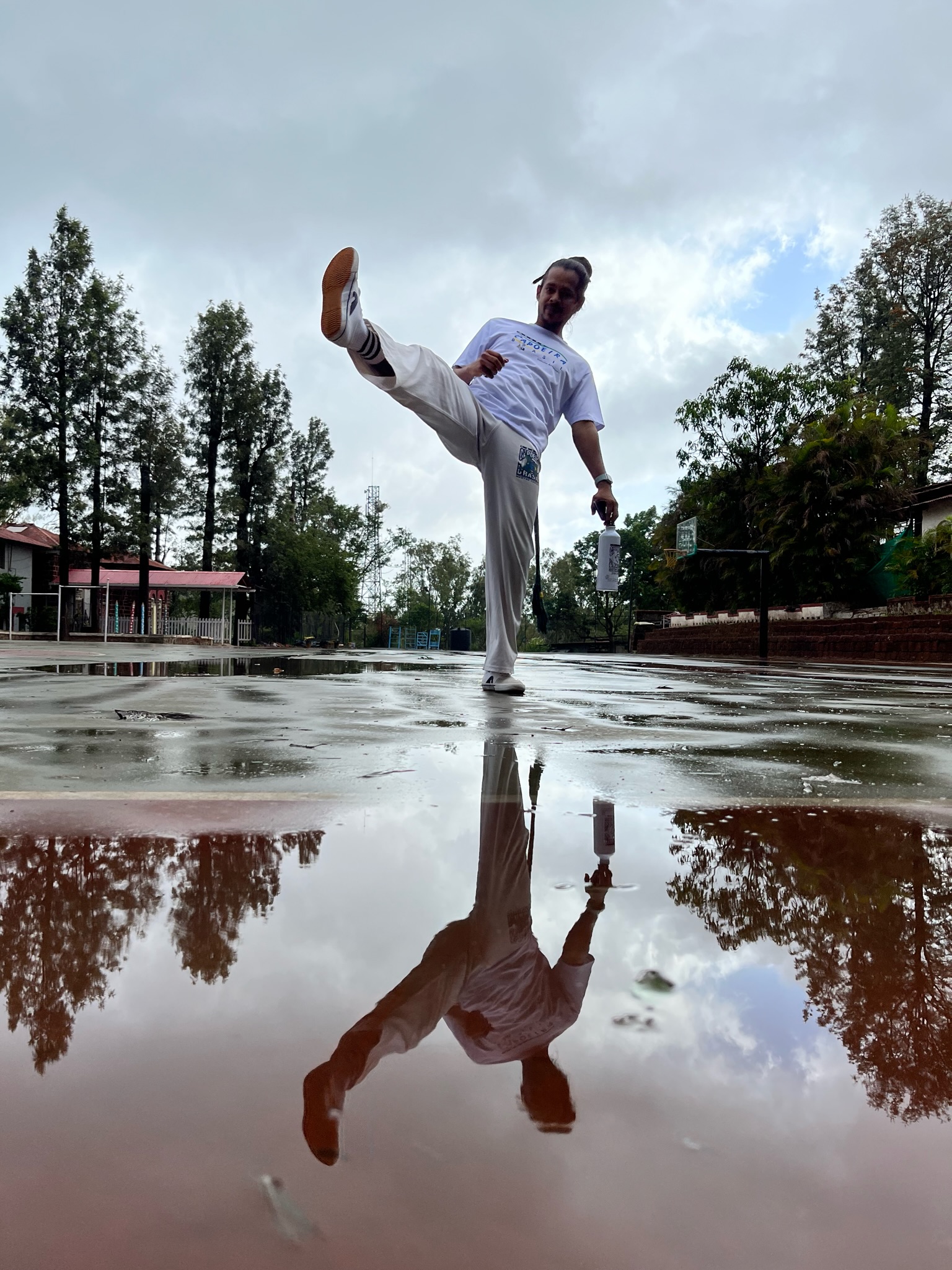 Instrutor Arrepiado instructing students